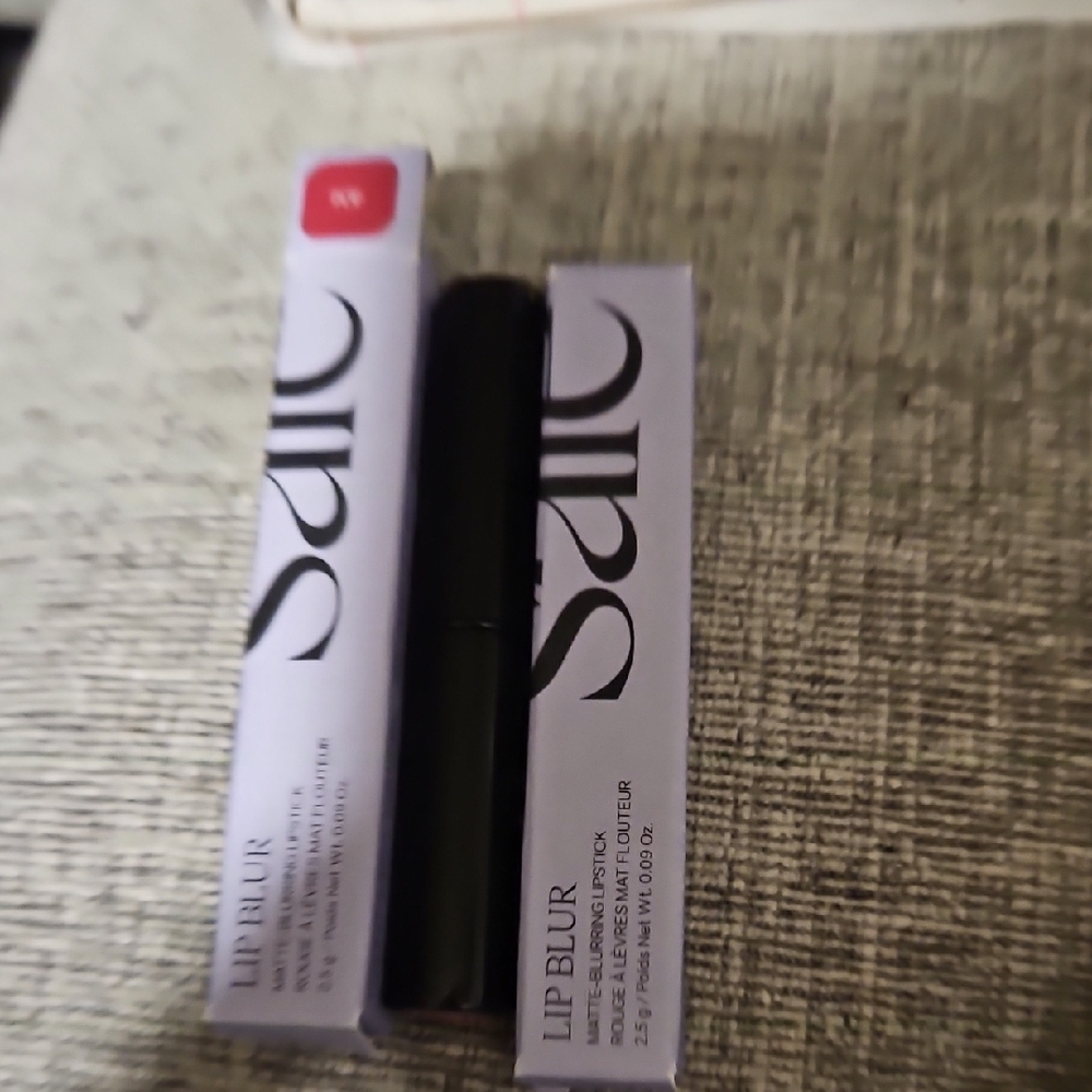 Lip Blur Lipstick - Black